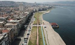 İzmir'de sıcak hava nedeniyle Kordon boş kaldı