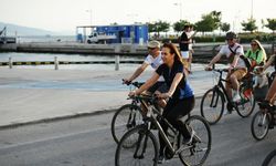 Karşıyaka'da pedallar ' Dünya Bisiklet Günü' için çevrildi