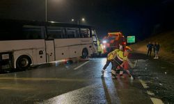 Kuzey Marmara Otoyolu'nda yolcu otobüsü devrildi: 2 yaralı