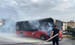 Seyir halindeki halk otobüsünde yangın çıktı