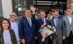 CHP Genel Başkanı Özgür Özel İzmir’e geldi