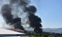 İzmir Kemalpaşa'da depo yangını kontrol altına alındı