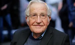 Yüzyılın düşünüründen üzücü haber... Chomsky artık konuşamıyor