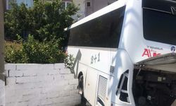 Aydın'da Yolcu Otobüsü Eve Girdi! 1 Ölü, Çok Sayıda Yaralı