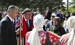 Cumhurbaşkanı Yardımcısı Yılmaz ve Bakan Yerlikaya, 15 Temmuz Şehitliği'ndeki anma törenine katıldı