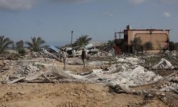 İsrail'in yerinden edilen Filistinlilerin sığındığı El-Mevasi bölgesine saldırısında en az 50 kişi öldü