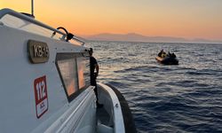 Sürüklenen bottaki 24 kaçak göçmen kurtarıldı