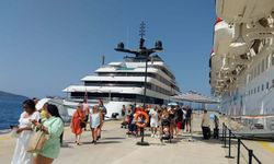 Bodrum'a denizden 'turist' bereketi; 4 bin 424 yolcu geldi