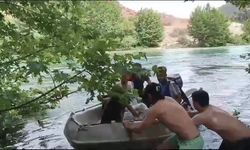 Diyarbakır’da, suyun yükselmesiyle mahsur kalan kişiler kurtarıldı