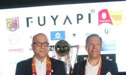 Galatasaray'ın şampiyonluk kupası Kuşadası'nda taraftarlarla buluştu