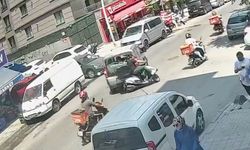 Sultangazi'de motosiklet hafif ticari araca çarptı