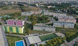 'Fareli' Köye Yeni Zam: Ege Üniversitesi Öğrencileri Yurtsuz Kaldı!