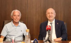 Zafer Partisi Genel Başkanı Ümit Özdağ, İzmir'de iş dünyası ile bir araya geldi