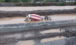 Beton mikseri dereye düştü