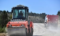 Büyükşehir Silifke’de 8 bin 100 metrelik yolu yeniledi