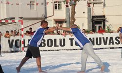 Çankırı’da tuz zeminde futbol turnuvası düzenlendi