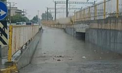 İzmir'in Torbalı İlçesinde Alt Geçit Sular Altında Kaldı