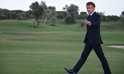 Macron'un azledilmesi için binlerce imza toplandı