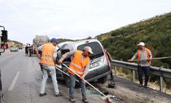 Hafif ticari araç, TIR'a arkadan çarptı: 1 ölü, 1 yaralı