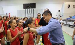 Marmaris'te voleybol şenliği