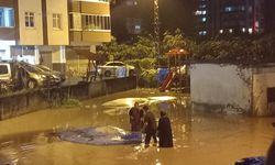 Trabzon'da cadde ve sokaklar suyla doldu