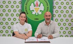 Ayşe Begüm Onbaşı Tekrar Manisa Büyükşehir Belediyespor'da!