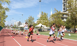 Karşıyakalı çocuklar atletizm şenliğinde buluştu