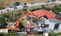 Sıra Seferihisar'da yıkımlar başladı