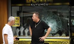 Soyguncunun kırmaya çalıştığı cam, kurşun geçirmez çıktı