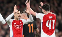 Arsenal bir attı, üç aldı