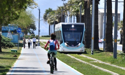 İzmir'in yeni tramvaylarına iki talip!