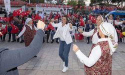 Foça Bağarası'ndan Cumhuriyet coşkusu