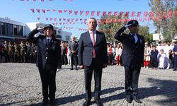 Güzelbahçe’de Ata’nın huzuruna çelenk sunuldu