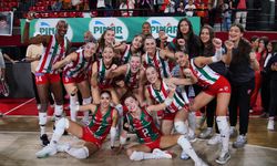 Karşıyaka voleybolda 3'te 3 yaptı