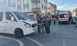 Otomobil ve minibüs çarpıştı: 7’si öğrenci 8 yaralı