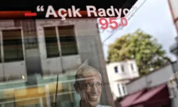 Açık Radyo artık 'Apaçık'