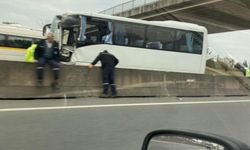 Yalova'da kontrolden çıkan servis midibüsü viyadük ayağına çarptı: 1 yaralı