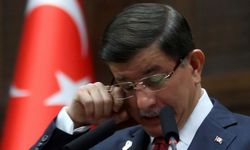 Ahmet Davutoğlu gözyaşlarını tutamadı: "Çocuklarımızı koruyamadık"