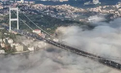 İstanbul Boğazı'nda gemi trafiği sis nedeniyle askıya alındı