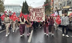 Kortej yürüyüşüne katılım yoğun oldu