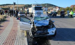 Polis ekipleri, trafik kazasında yaralandı