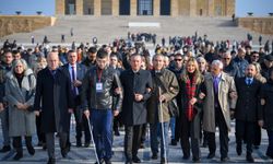 CHP Lideri Özgür Özel'den engelli bireylerle Anıtkabir ziyareti