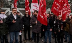 Erkan Baş, Çalışma Bakanlığı önünden seslendi: ‘Bu artık bıçağın kemiğe dayandığı andır!’