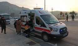 TIR, personel servisine çarptı: 4 yaralı