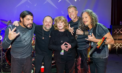 Metallica'dan Marianne Faithfull'a duygusal veda mesajı