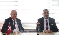 Aslanoğlu'ndan Zafer Partisi'ne ziyaret: Özdağ’ın tutuklanması kabul edilemez