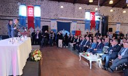 CHP Lideri Özel İzmirli gazetecilerle buluştu: Basın özgür olmadan demokrasi işlemez