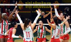 Göztepe ve Karşıyaka Voleybolda Evlerinde