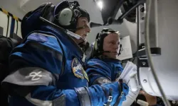 Uzayda mahsur kalan astronotların dönüş yolculuğu başladı!