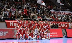 Aras Kargo voleybolda lige tutundu!